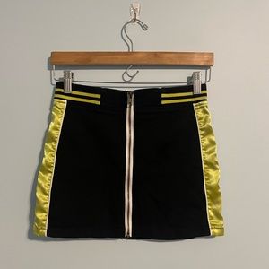 Carmar Black Zip Skirt🔗